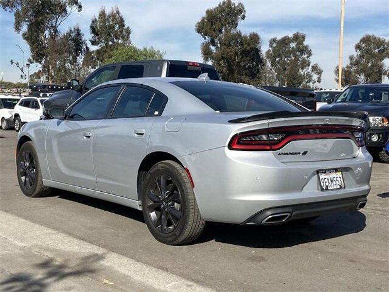 2022 Dodge Charger SXTImage 3