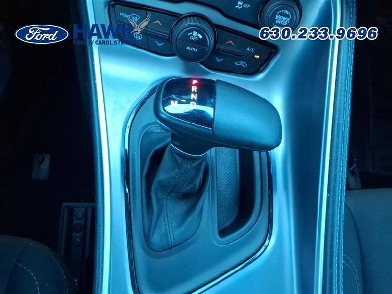 2019 Dodge Challenger SXT photo 11