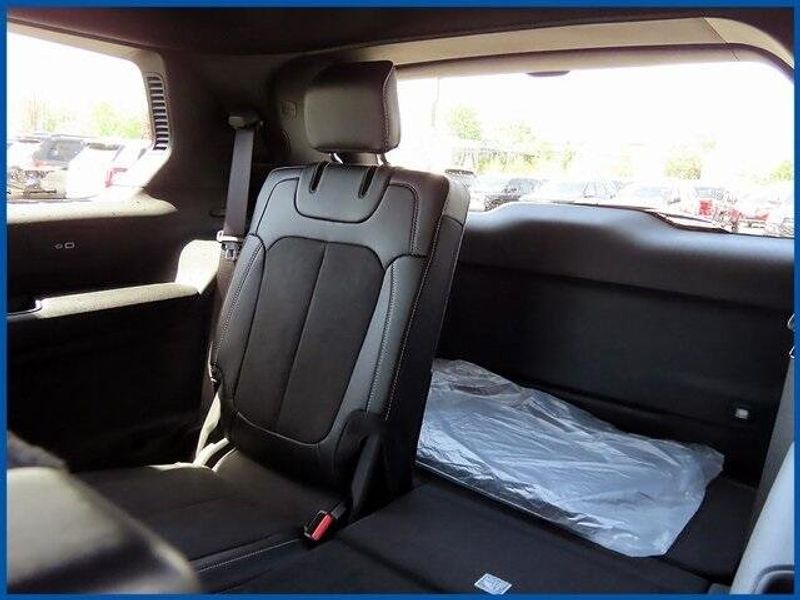 2025 Jeep Grand Cherokee AltitudeImage 11