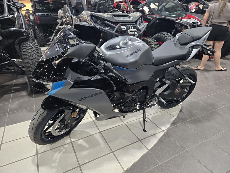 New 2025 Kawasaki NINJA ZX  6R ABS Image 6