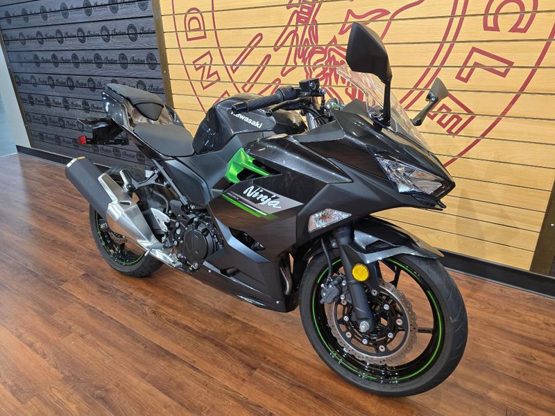 Used 2023 Kawasaki Ninja 400 Image 2