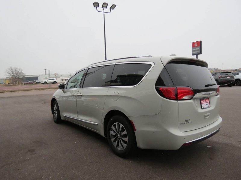 2020 Chrysler Pacifica Touring L Plus 4dr Mini VanImage 7