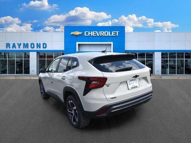New 2026 Chevrolet Trax 1RSImage 6