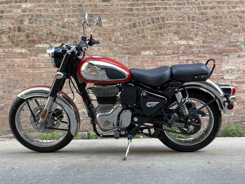 2023 Royal Enfield Classic 350  Image 4