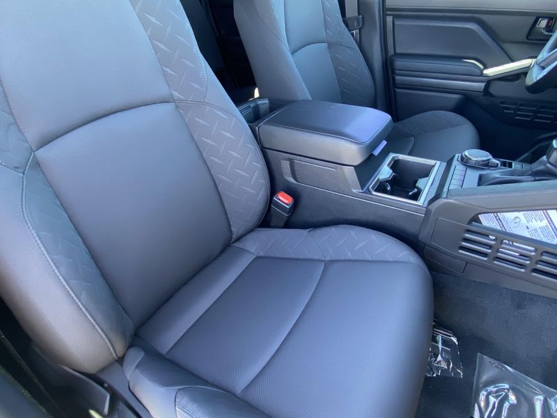 2025 Toyota Tacoma SR5Image 11