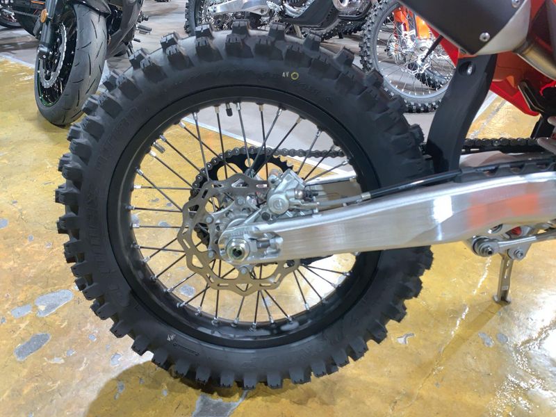 2025 KTM 300 XC Image 11