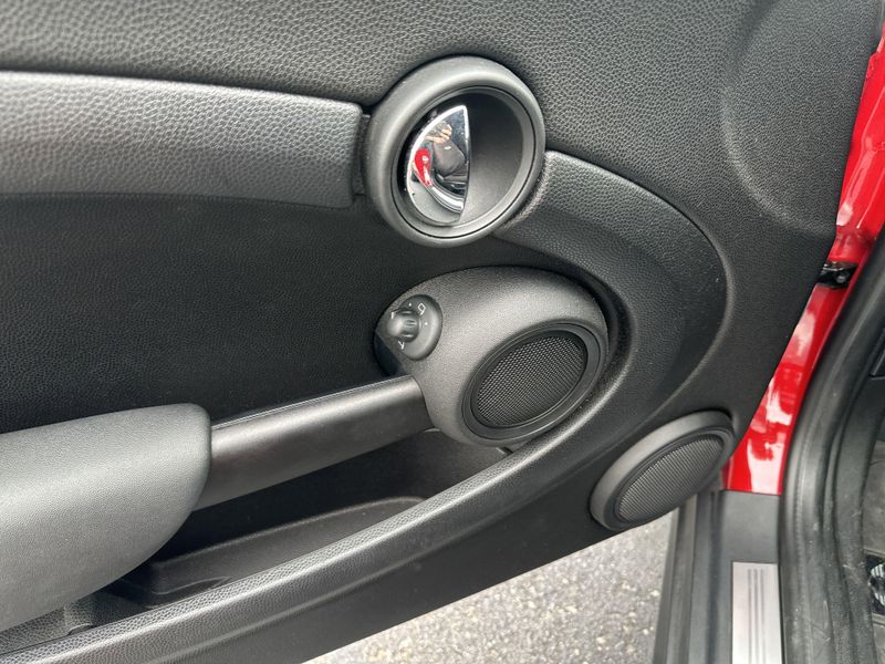 Used 2014 MINI Convertible Image 24