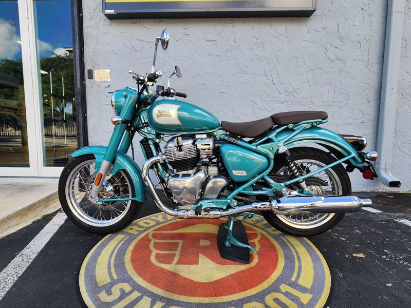 New 2026 Royal Enfield CLASSIC 650 Image 5