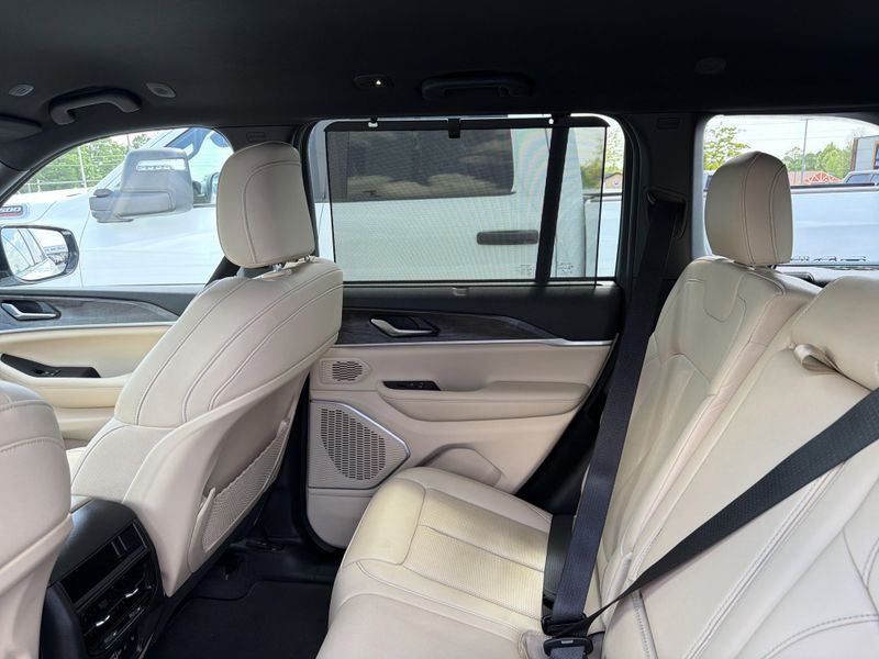 Used 2023 Jeep Grand Cherokee LimitedImage 21