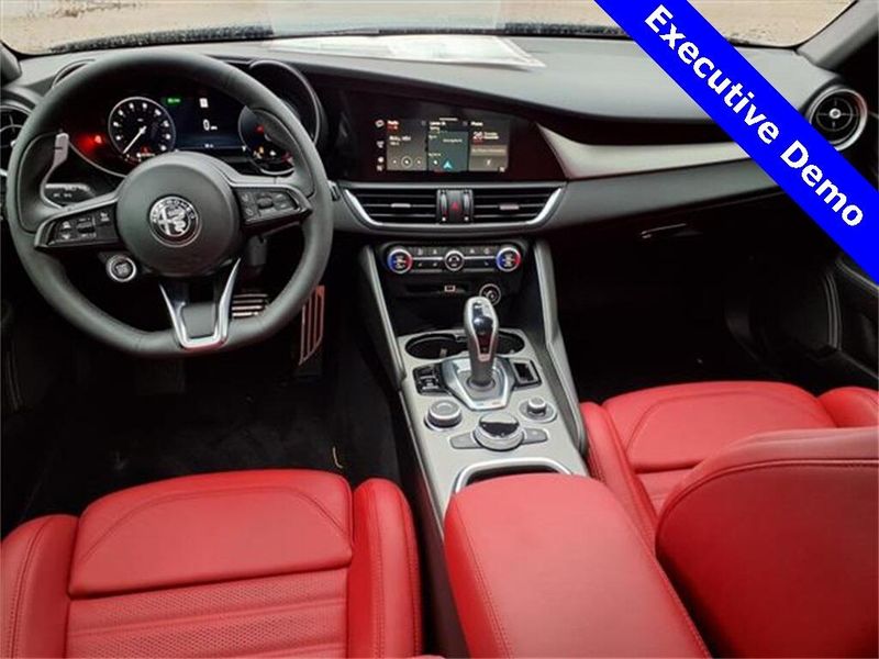 2025 Alfa Romeo Giulia RwdImage 12