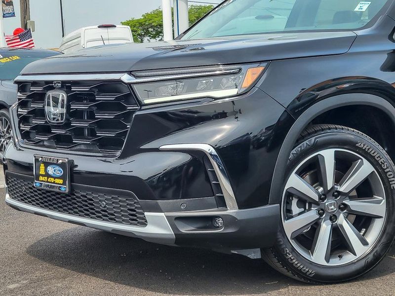 2025 Honda Pilot Elite photo 2