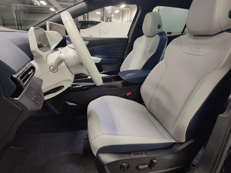 2023 Volkswagen ID.4 Pro S AWD 82kW w/Glass RoofImage 16