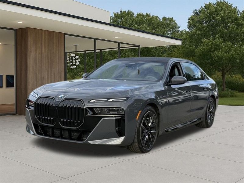 Used 2025 BMW 7 Series 760i xDriveImage 2