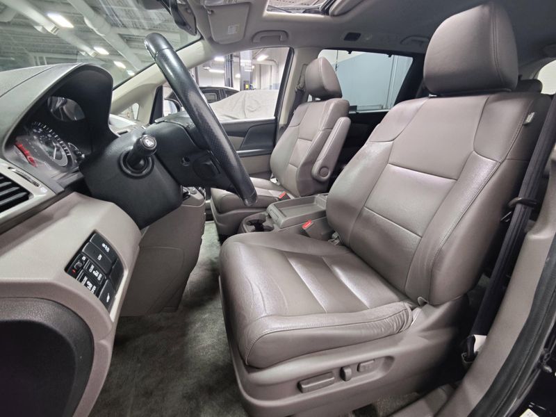 2016 Honda Odyssey EX-L w/SunroofImage 12
