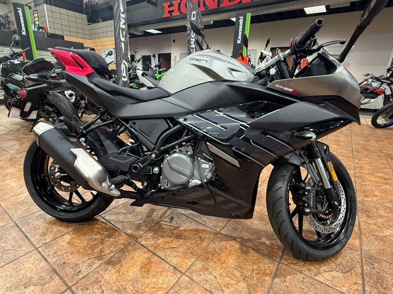 New 2026 CFMOTO 300SS Image 11