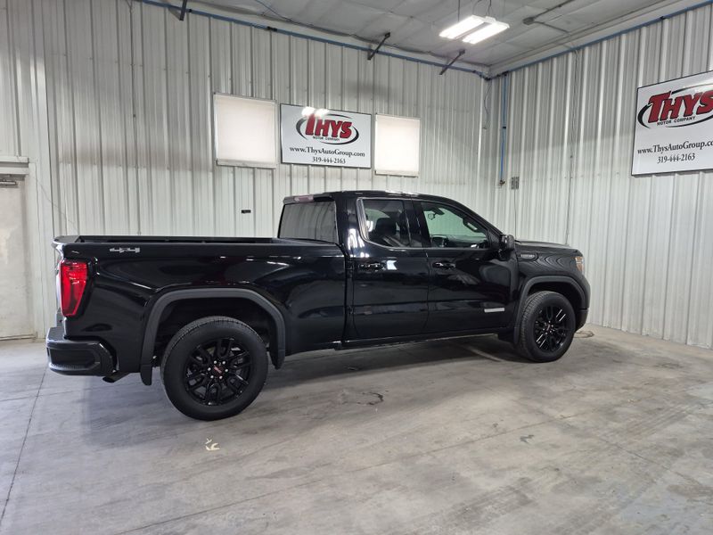 Used 2021 GMC Sierra 1500 ElevationImage 4