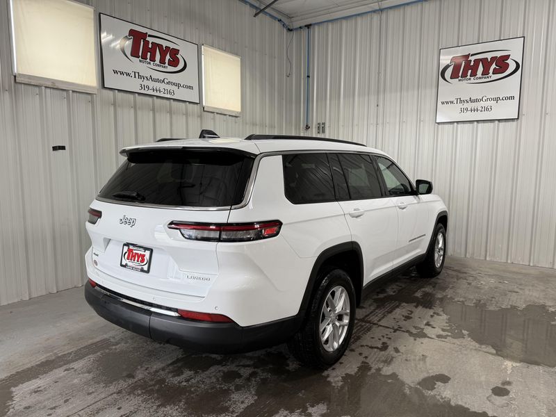 Used 2025 Jeep Grand Cherokee L LaredoImage 3