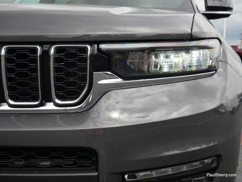 2025 Jeep Grand Cherokee L Limited 4x4Image 15