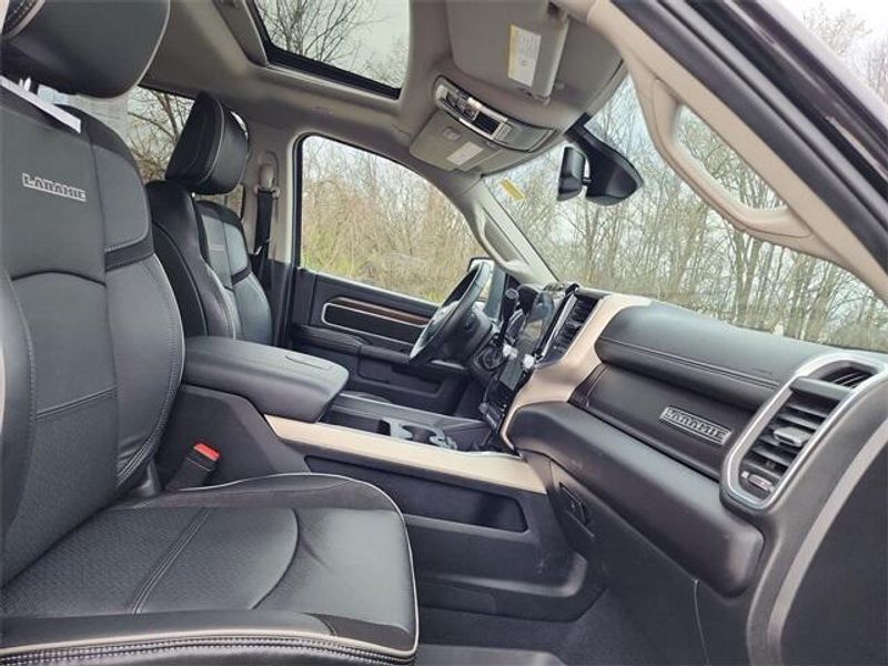 2024 RAM 3500 LaramieImage 29