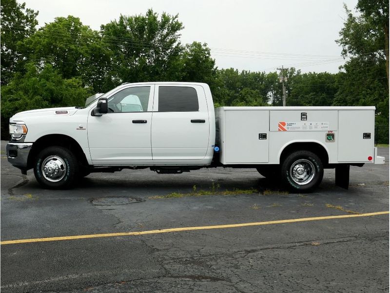 2024 RAM 3500 Tradesman Crew Cab Chassis 4x4 60