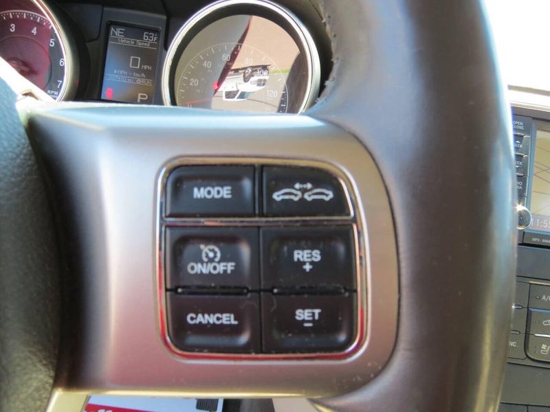 Used 2012 Jeep Grand Cherokee Overland 4x4 4dr SUVImage 12