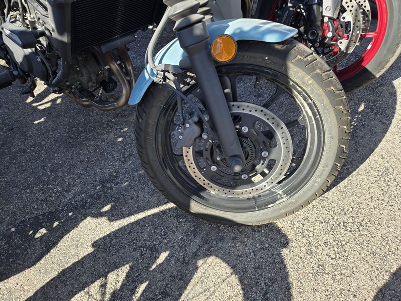 USED 2025 KAWASAKI ELIMINATOR Image 9