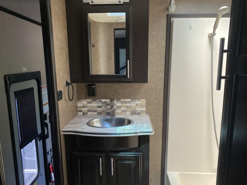 2016 JAYCO SEISMIC 4112 Image 22
