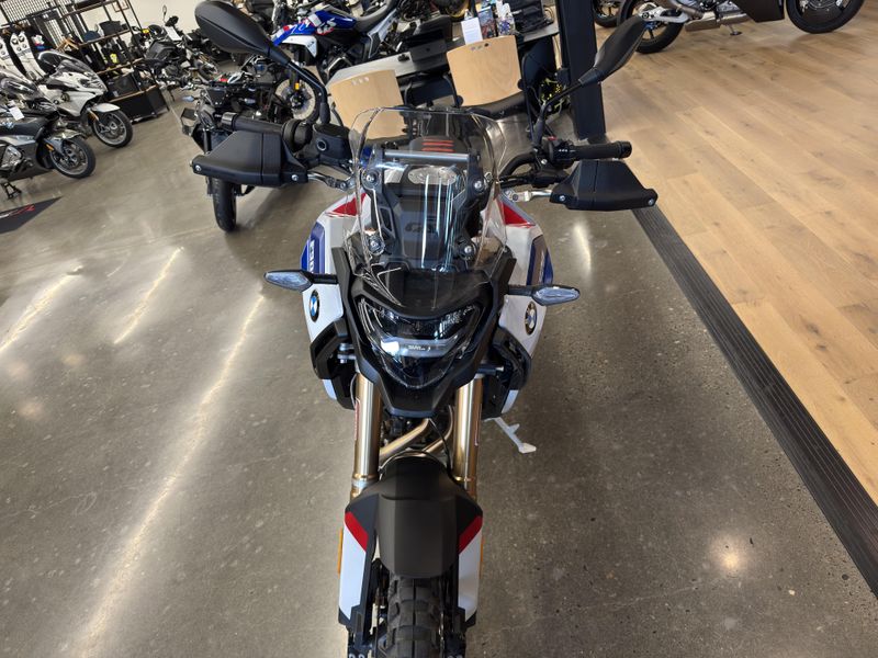 2025 BMW F 900 GS - LIGHT WHITE RACING BLUE RACING RED 