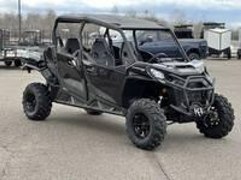 2025 Can-Am COMMANDER MAX XT 700 TRIPLE BLACK Image 3
