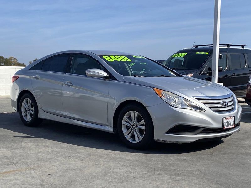 2014 Hyundai Sonata GLSImage 2