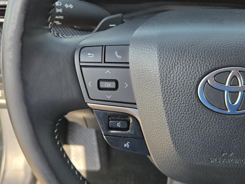 Used 2025 Toyota Camry SE (Natl)
