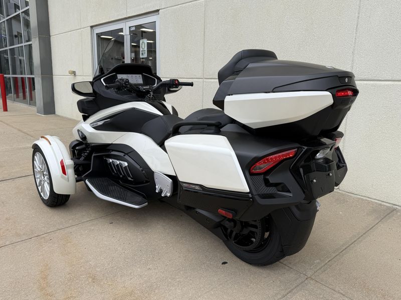 2026 Can-Am SPYDER RT LIMITEDImage 3