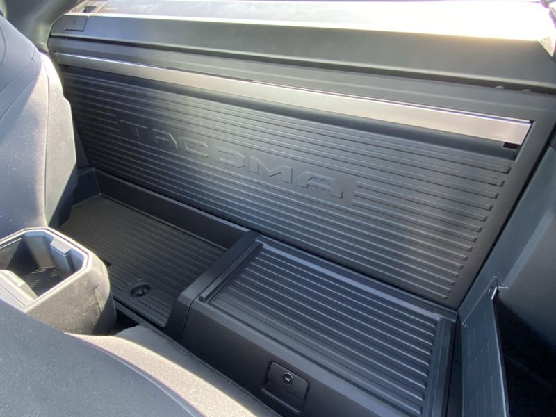 2025 Toyota Tacoma SRImage 13