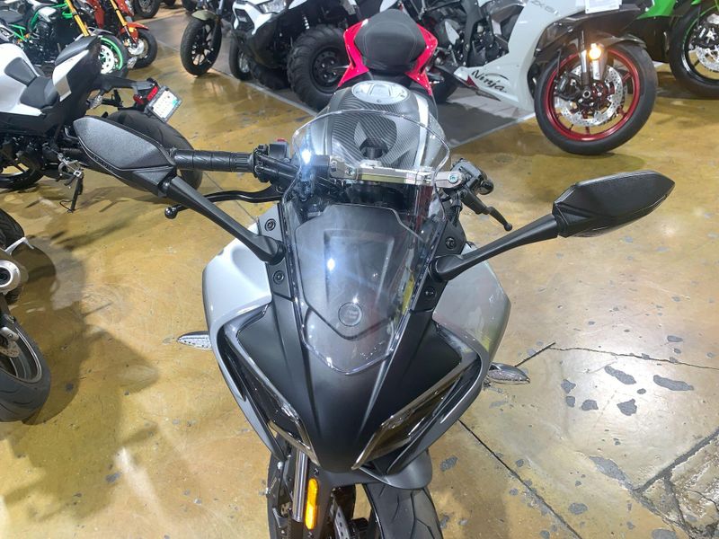 New 2025 CFMOTO 300SS Image 21