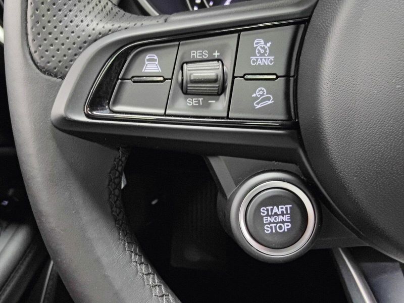 2022 Alfa Romeo Stelvio Sprint AWD w/Sunroof & NavImage 32