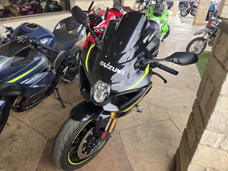 USED 2023 SUZUKI GSXR1000R CA Image 4