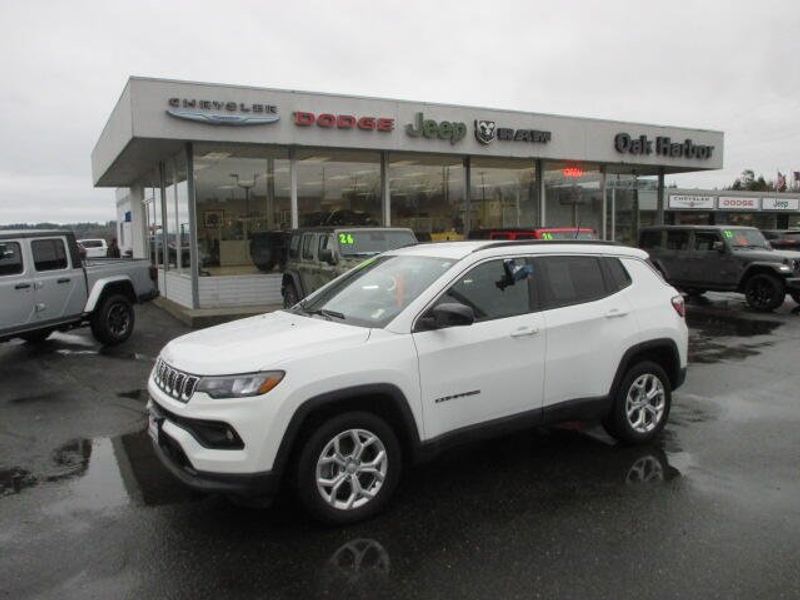 Used 2024 Jeep Compass LatitudeImage 1