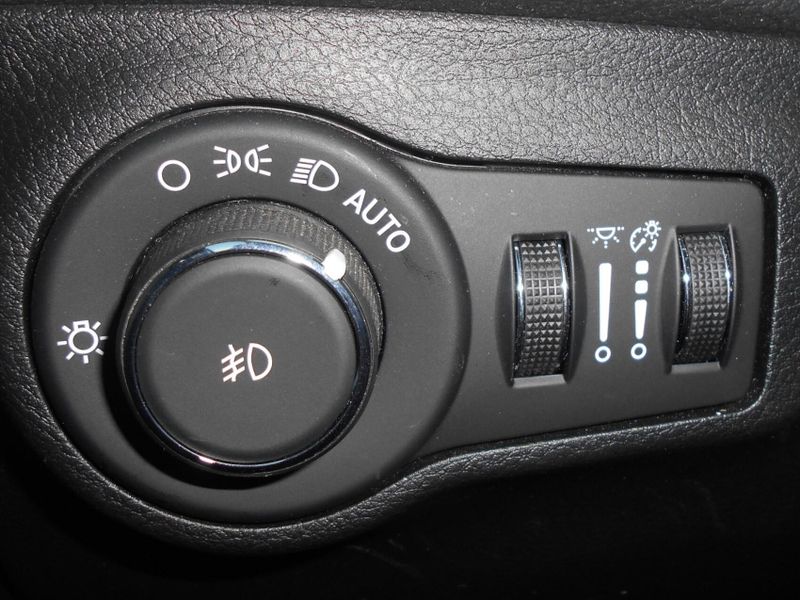 2020 Jeep Compass LatitudeImage 11