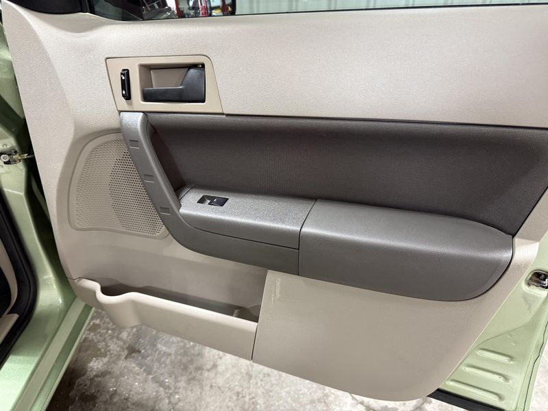 Used 2008 Ford Focus Image 10