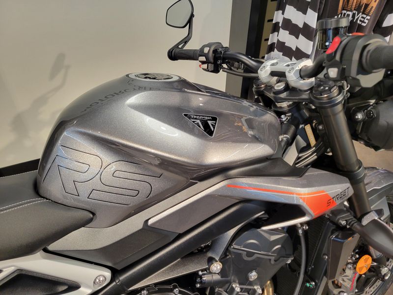 2025 Triumph STREET TRIPLE RS 