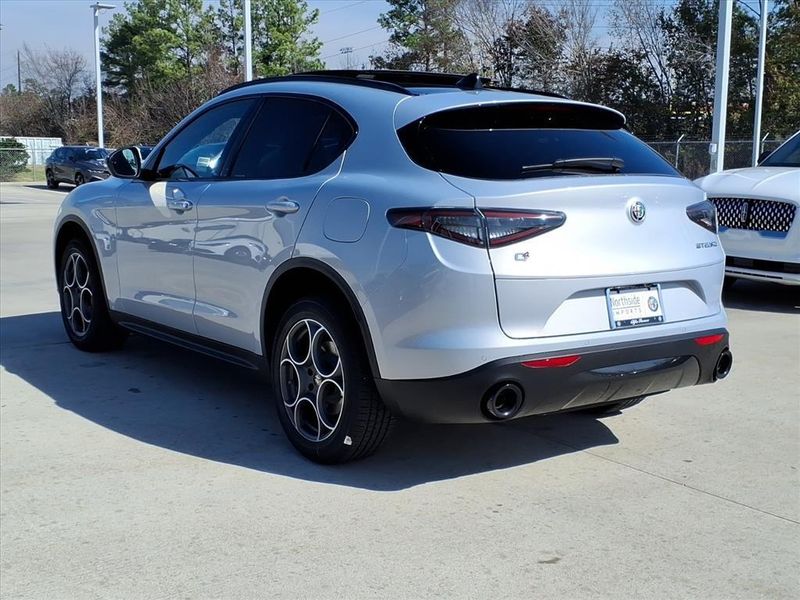 New 2026 Alfa Romeo Stelvio AwdImage 8