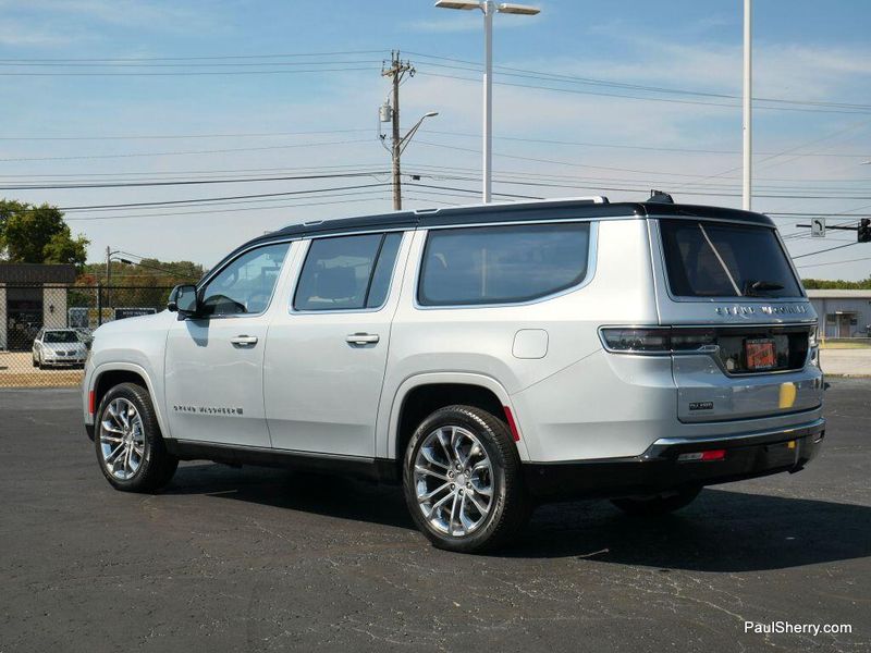 2023 Jeep Grand Wagoneer L II photo 11