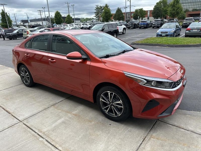 2023 Kia Forte LXSImage 3