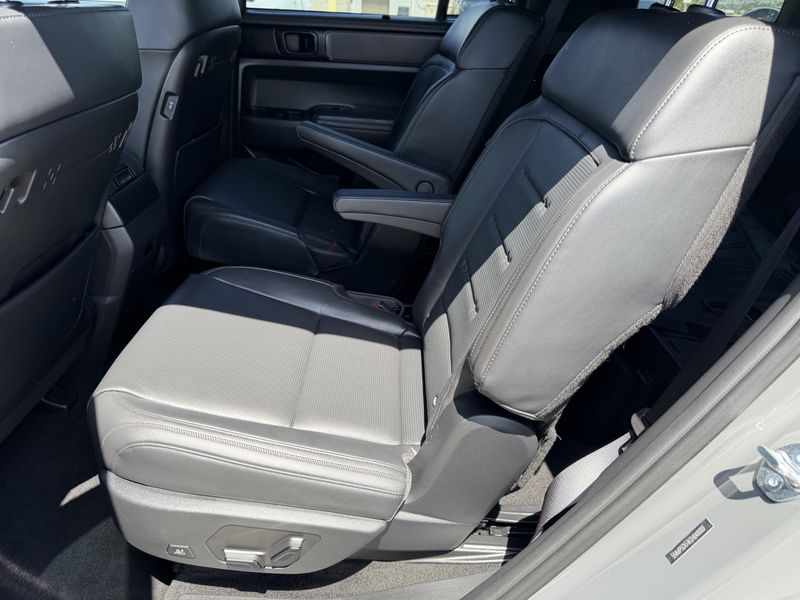 Used 2025 Hyundai Santa Fe Hybrid CalligraphyImage 32