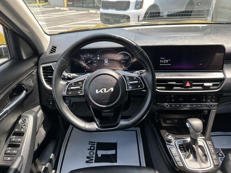 Used 2024 Kia Seltos SXImage 25