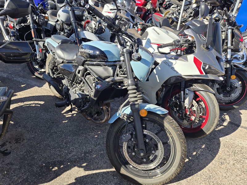 USED 2025 KAWASAKI ELIMINATOR Image 1