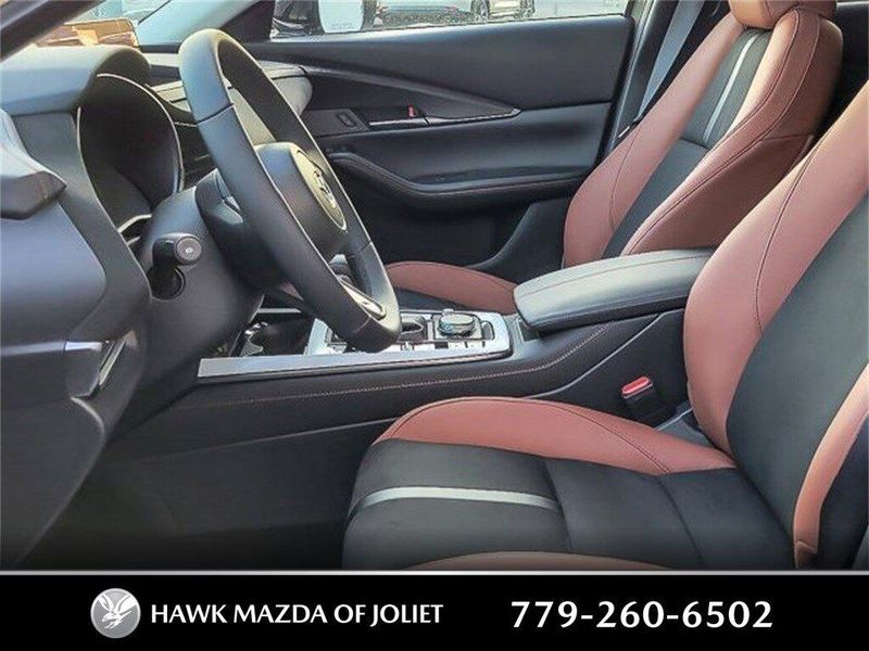 2025 Mazda CX-30 2.5 Carbon Turbo photo 9