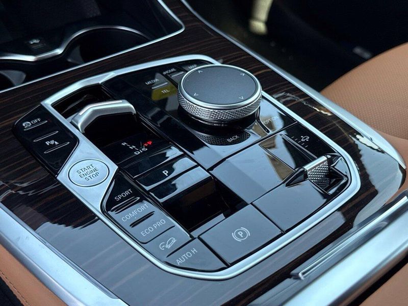 New 2027 BMW X7 xDrive40iImage 24