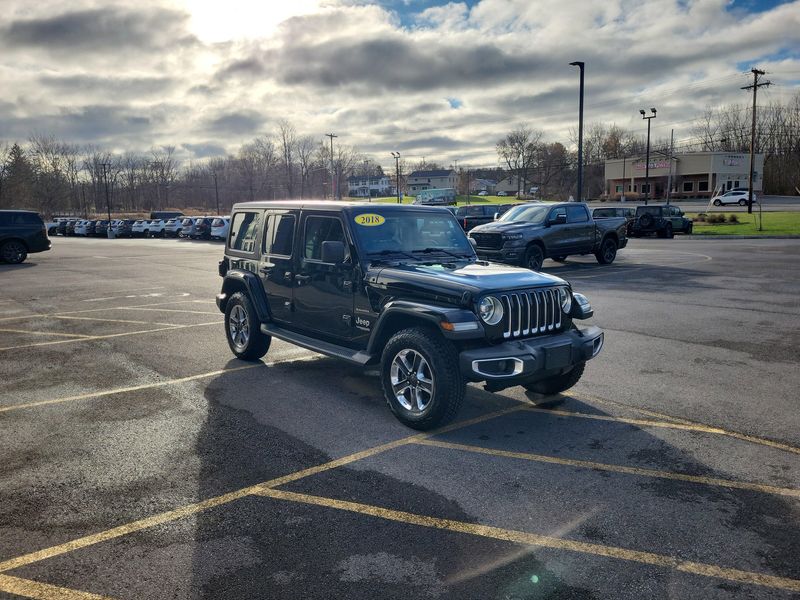 Used 2018 Jeep Wrangler Unlimited SaharaImage 19