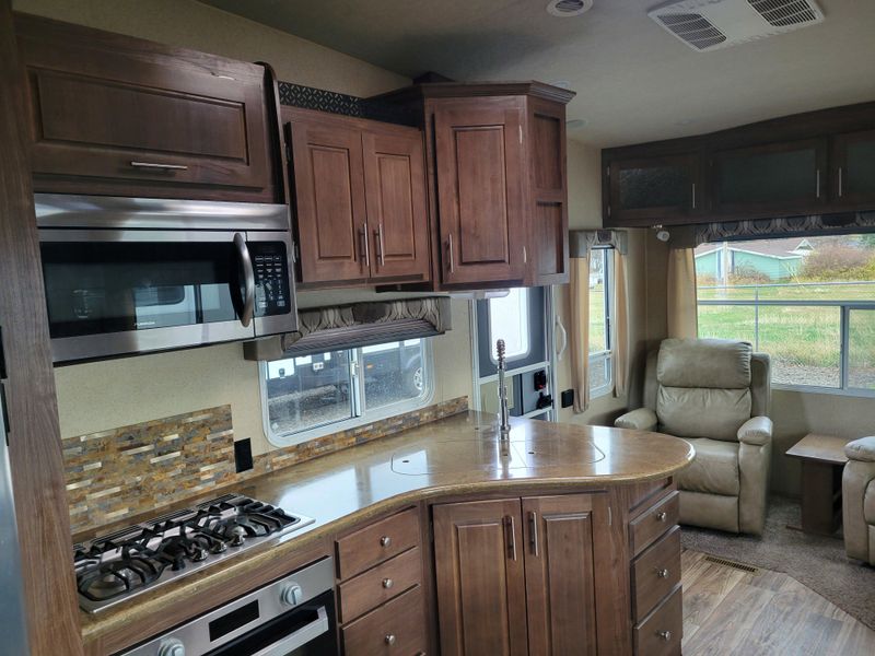 Used 2020 NORTHWOOD MFG ARCTIC FOX 29-5T Image 12